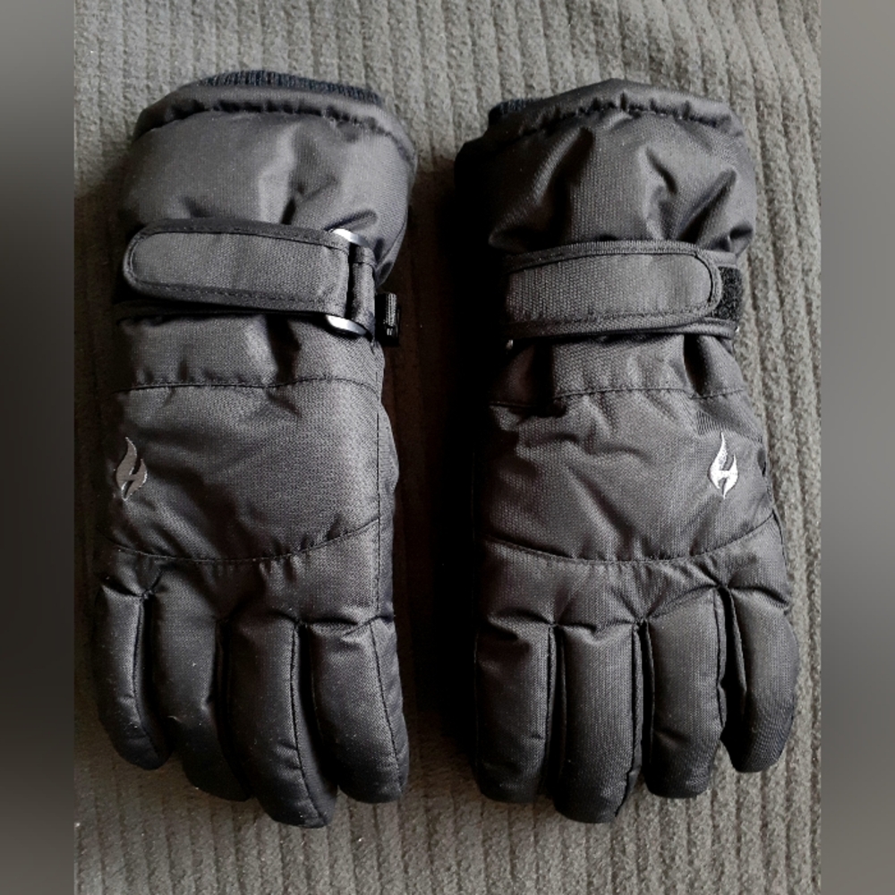 NWOT Thermal gloves, never worn.